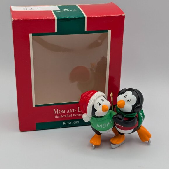 Hallmark Keepsake Mom and Dad 1989, Vintage Christmas Ornament - Picture 2 of 12